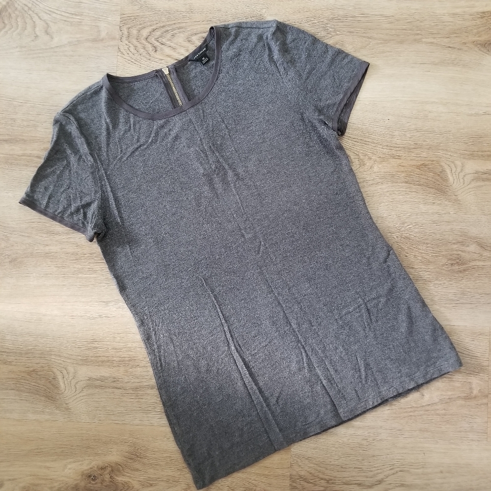 ANN TAYLOR GRAY SHORT SLEEVE TOP ZIPPER BACK